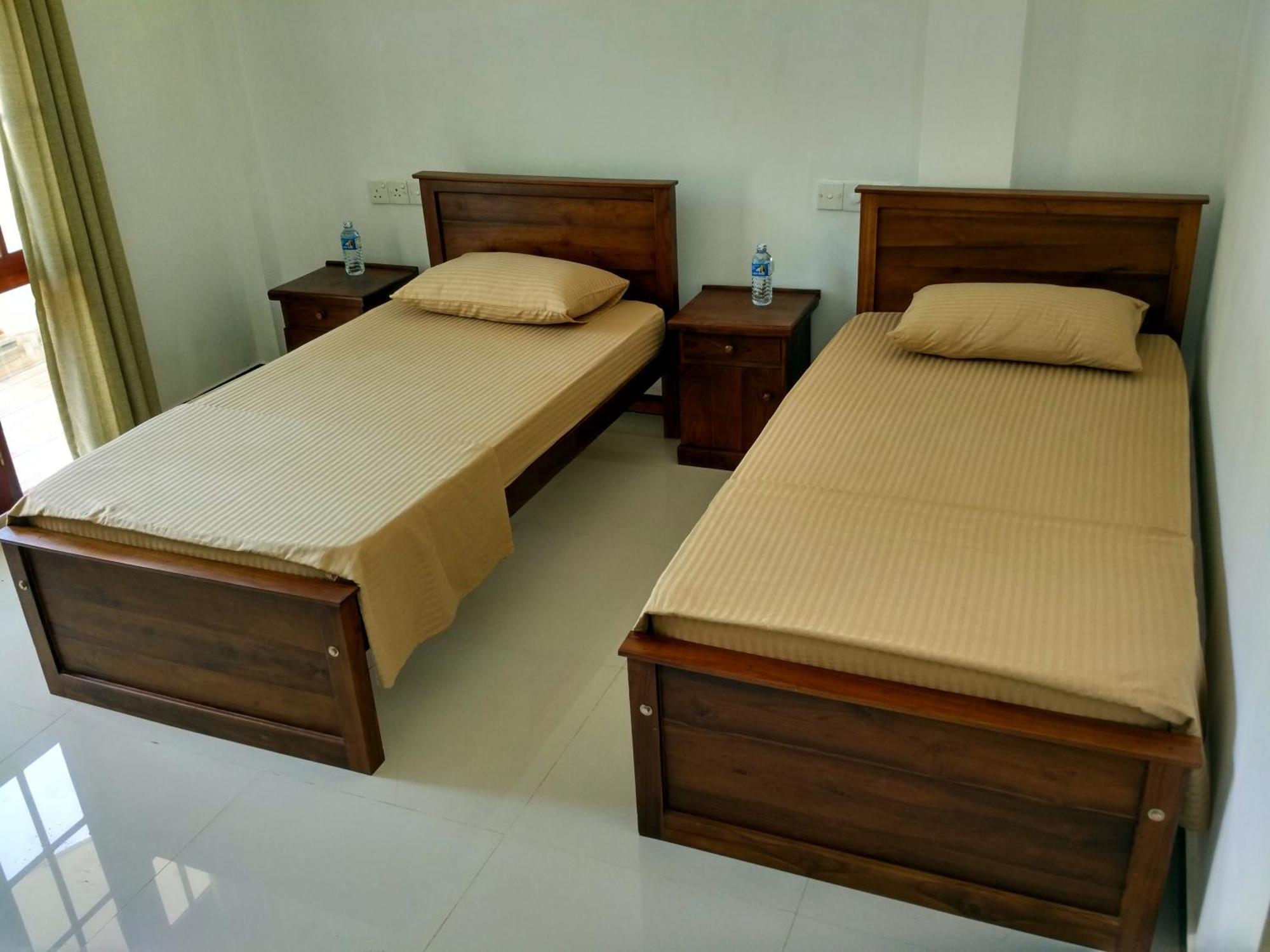 Sounds Of Nature Mini Hotel Mirissa Rom bilde