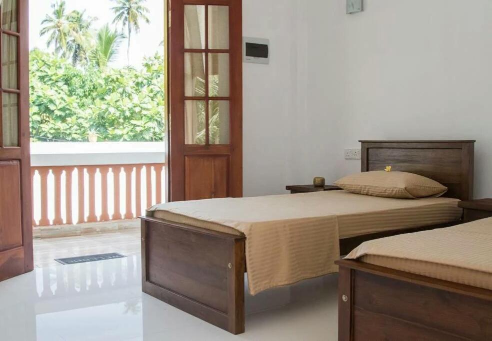 Sounds Of Nature Mini Hotel Mirissa Rom bilde
